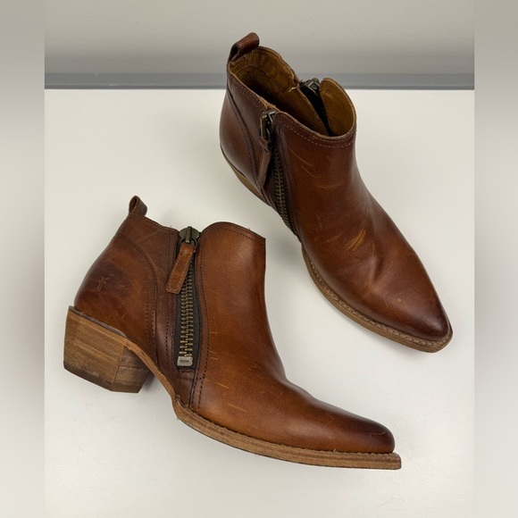 FRYE Sacha Moto Shortie Leather Booties in Cognac